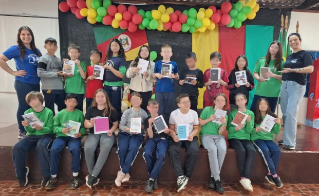 Figura 1 – Registro coletivo dos alunos com os livros digitais