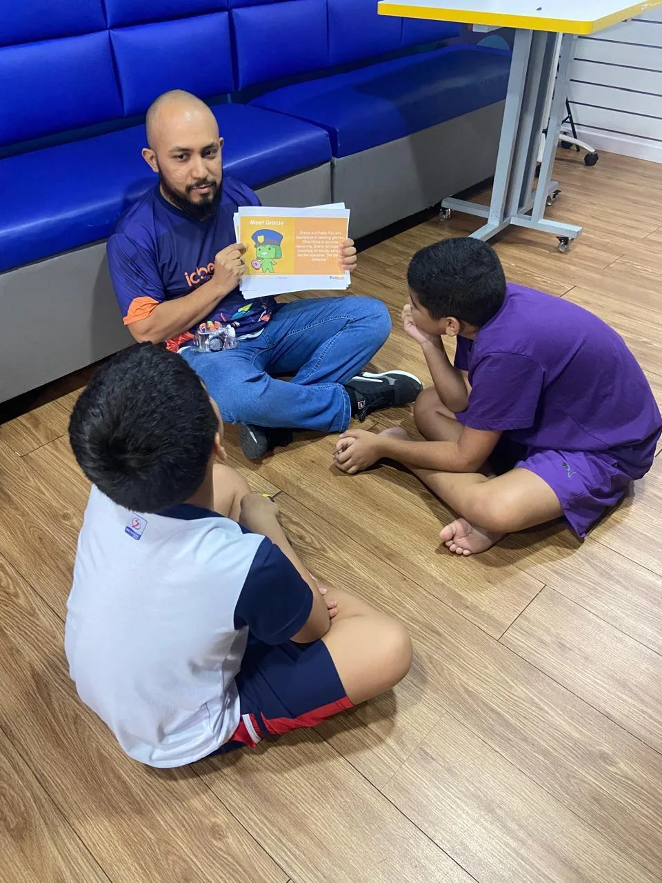 Figura 4 - Mediação desplugada transpondo dinâmicas do jogo digital para o espaço