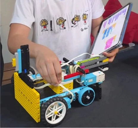 Figura 8 - Apresentação do protótipo final desenvolvido pelo estudante com AHSD,