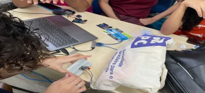 Figura 3 - Acionamento e controle de LEDs